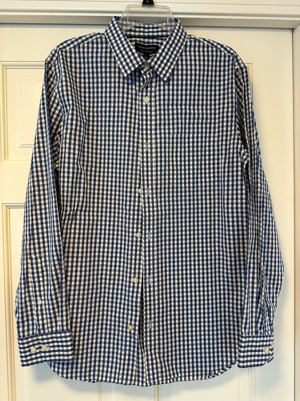 Banana Republic non iron tailored slim fit Blue and White Gingham Dress Shirt